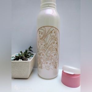 TUPPERWARE NEW! ECO ROUND WATER BOTTLE.